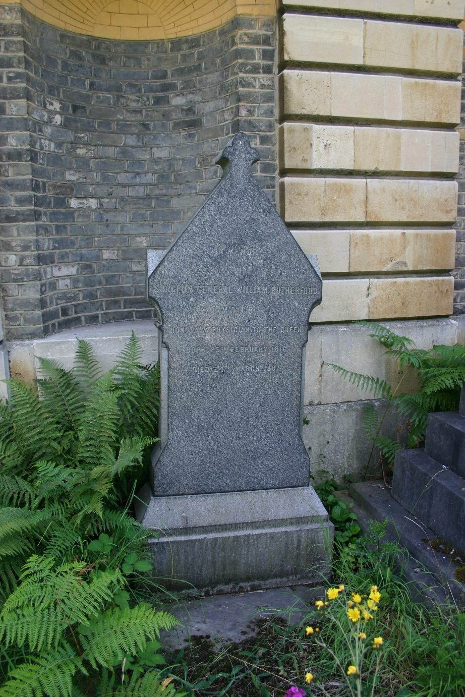 William Rutherford's tomb, Brompton Cemetery, London - 02.JPG